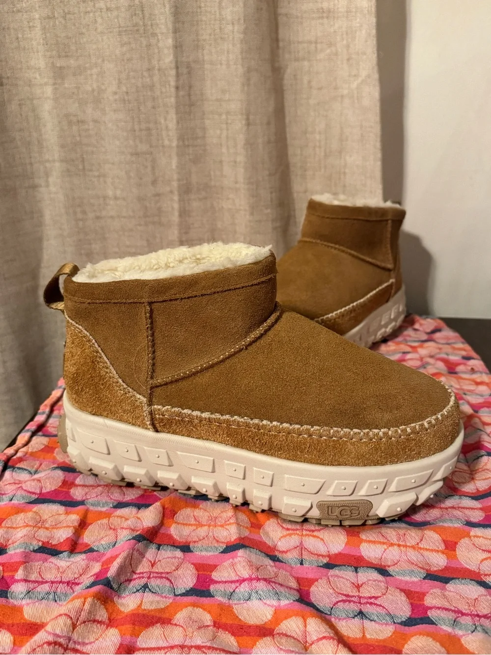 Ugg ultra daze ultra mini boots chestnut unisex men’s 11 NEW , no box